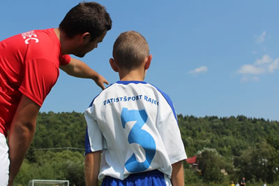 Nach dem Fußball Videobeweis gibt es eine Auswechslung