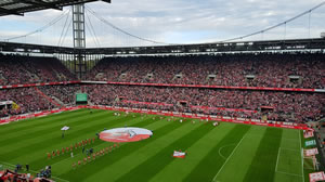 Das RheinEnergieSTADION des 1. FC Köln